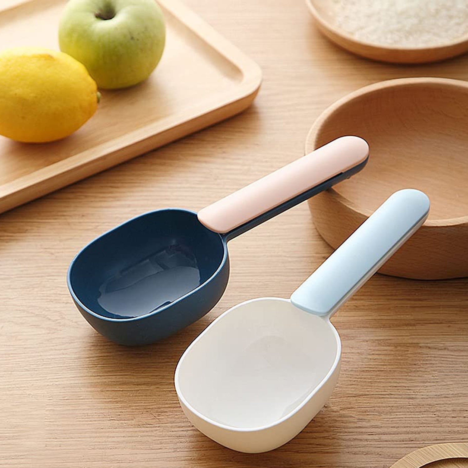 Measuring Scoop with Bag Clip – Kitchen Storage Essential