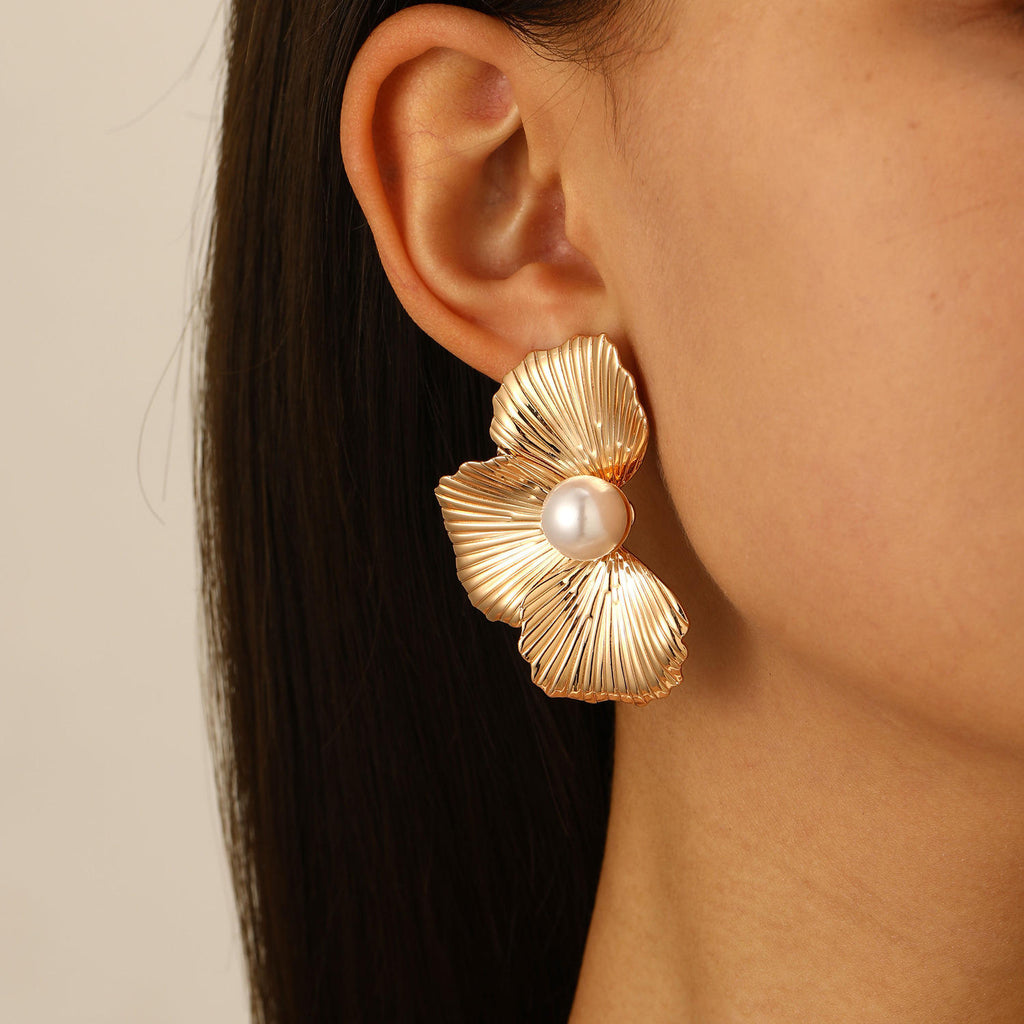 Elegant Metallic Floral Pearl Earrings