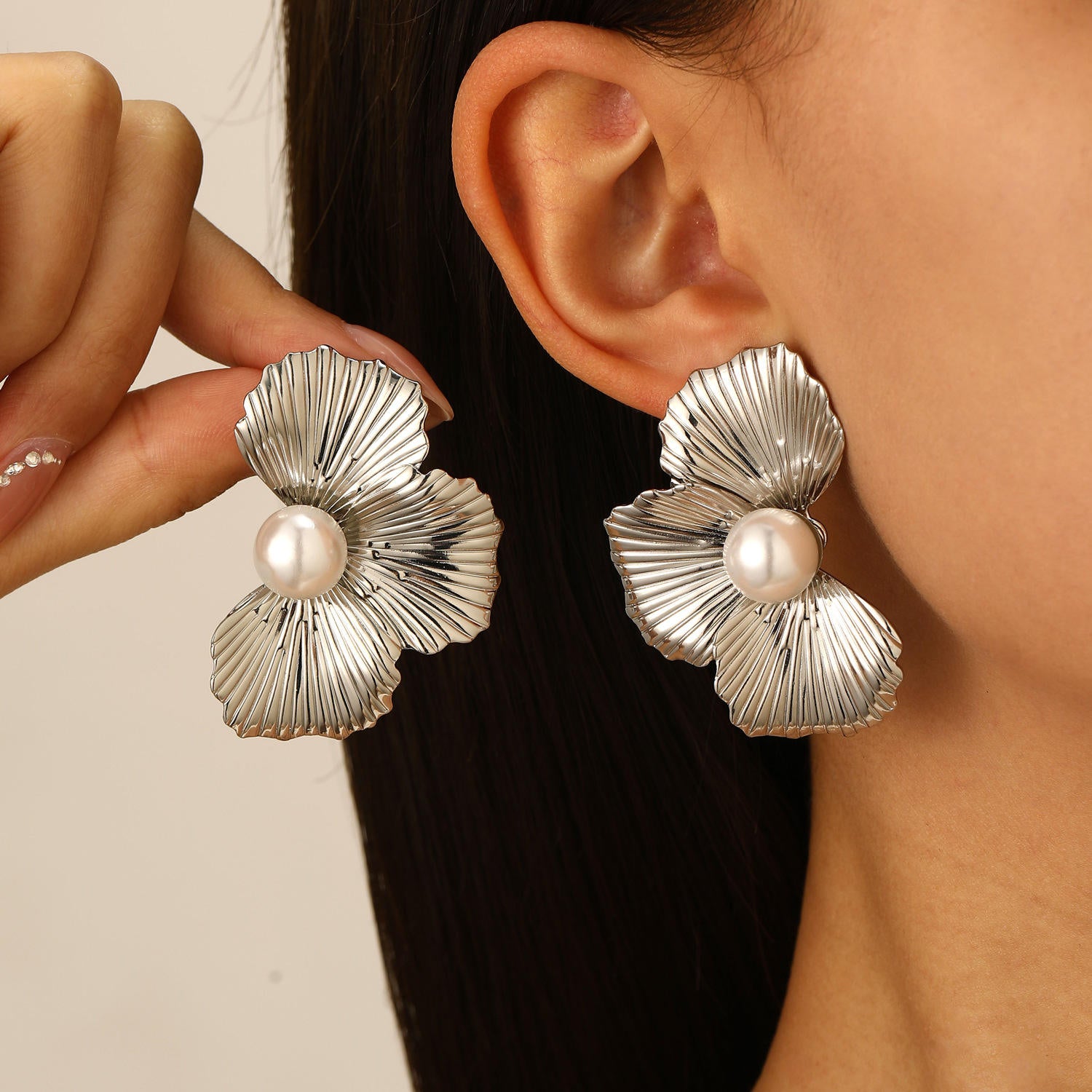 Elegant Metallic Floral Pearl Earrings