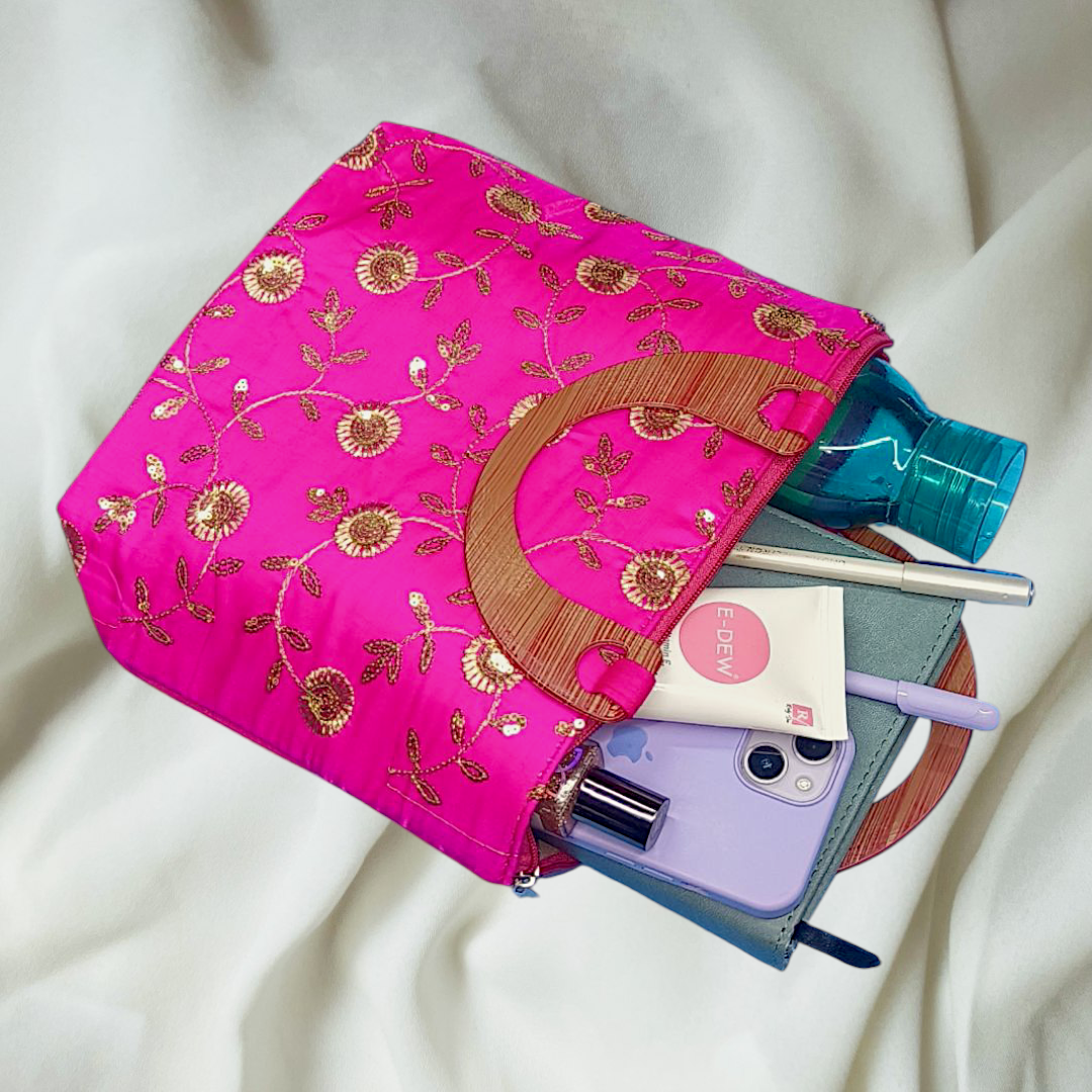 Elegant Embroidered Handbag with Wooden Handles