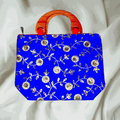 Elegant embroidered handbag 