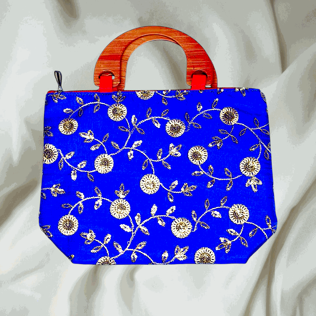 Elegant embroidered handbag 