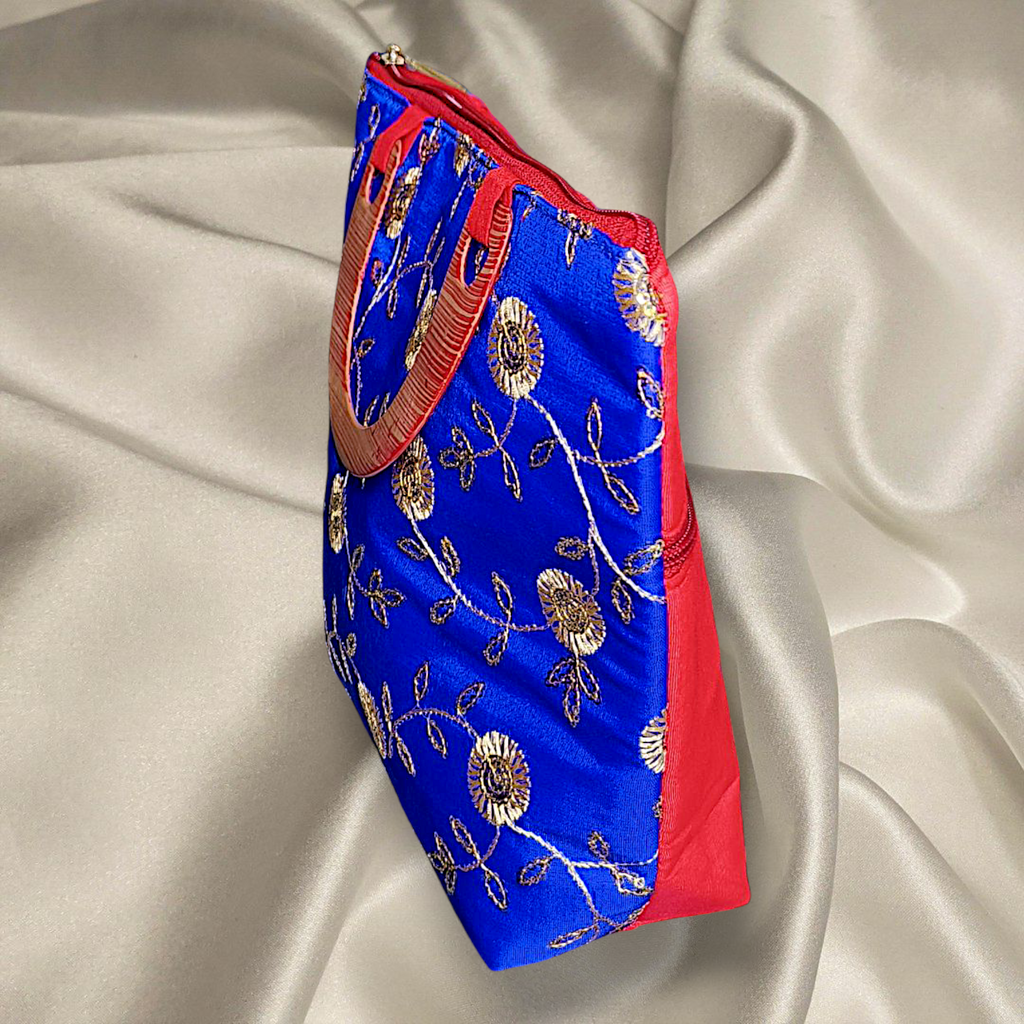 Elegant Embroidered Handbag with Wooden Handles