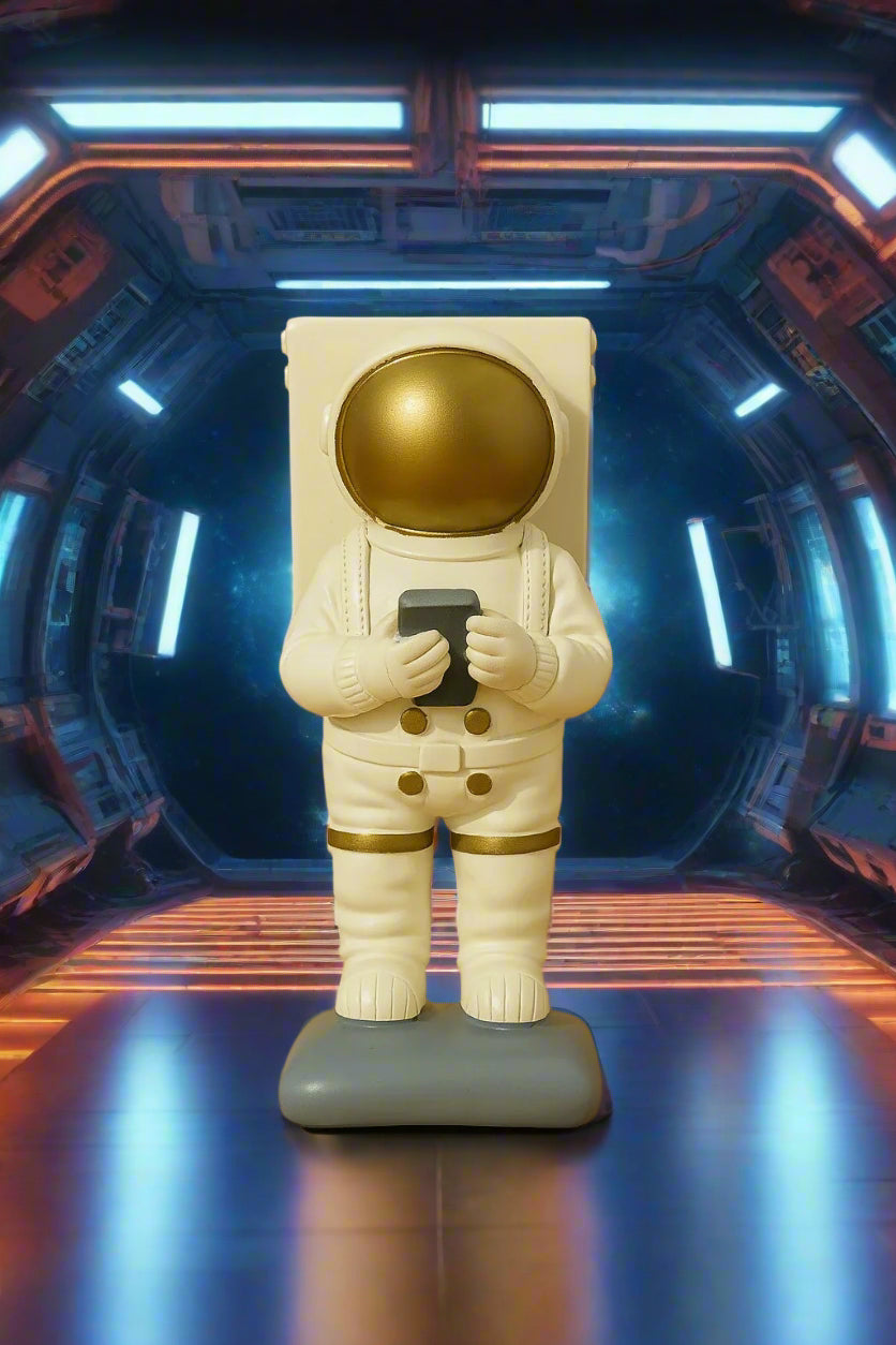 "Galaxy Guardian" Astronaut Phone Holder 🌌🚀