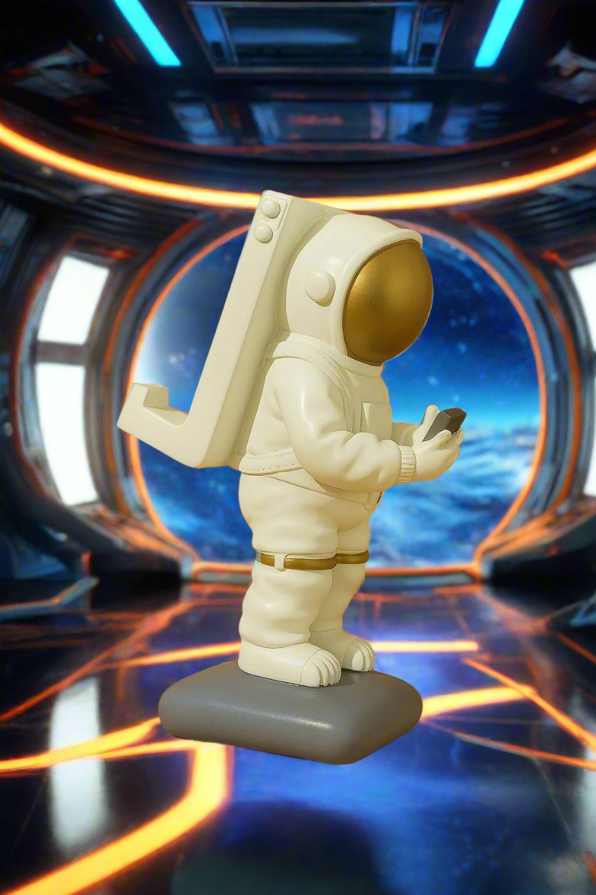 "Galaxy Guardian" Astronaut Phone Holder 🌌🚀
